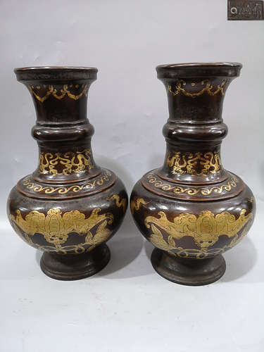 A 'TWO-PIECE' SET  OF GILT BRONZE  VASE WITH BATS PATTERN