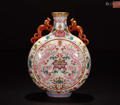 A QIANLONG MARK FAMILLE ROSE FLOWER AND DRAGON PATTERN PAINTED DOBLE ERA VASE