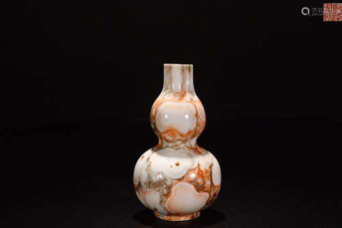 A QIANLONG MARK WOOD GRAIN GLAZE VASE