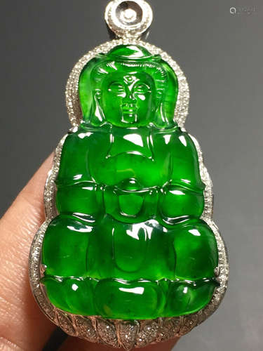 AN ICE SUN GREEN JADEITE GUANYIN PENDANT