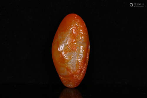 A HETIAN YELLOW JADE ORNAMENT WITH CARVING