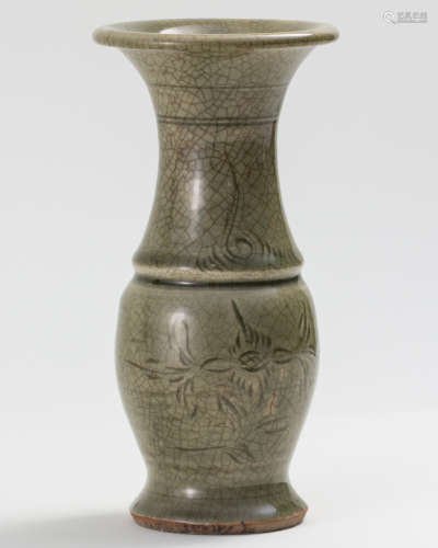 A MING DYNASTY STYLE LONGQUAN VASE