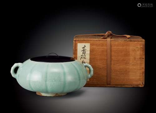 明中期 青瓷瓜形雙竹節耳罐