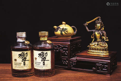 威士忌绝版首版 80-90年代 响17年金狮标，金花标威士忌2瓶一组