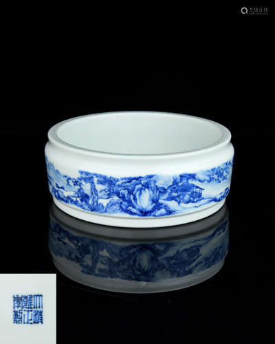 A Chinese Blue and White Porcelain Brush Washer