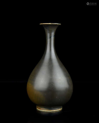 A Chinese Black Glazed Porcelain Vase