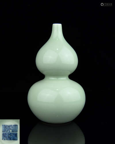 A Chinese Celadon Double-Gourd Porcelain Vase