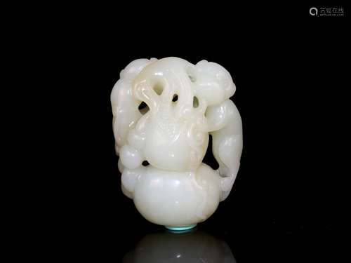 A Chinese Carved Jade Pendant