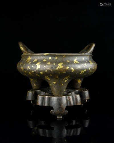 A Chinese Gilt-Splashes Bronze Incense Burner with Stand