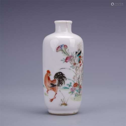 A Chinese Famille Rose Cylindrical Snuff Bottle