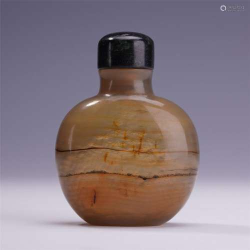 A Chinese Agate Snuff Bottle