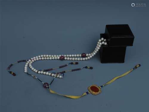 An Exquisite Chinese Pearl Court Necklace