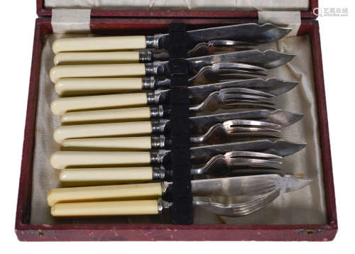 19世纪 珍贵材料刀叉一组（12件带原盒）