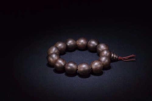 A CHENXIANG WOOD BRACELET