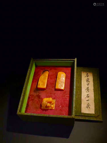 A SET OF THREE TIANHUANG STONE SEALS