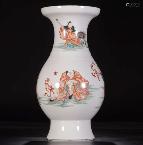 A WUCAI VASE WITH PATTERN