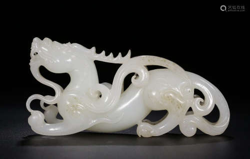 A HETIAN JADE ORNAMENT OF DRAGON SHAPED