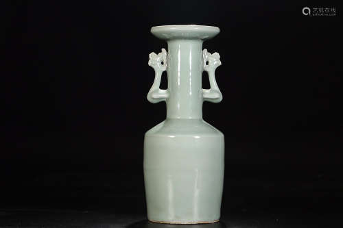 9-12TH CENTURY, A LONGQUAN KILN GREEN GLAZE PORCELAIN VASE, SONG DYNASTY