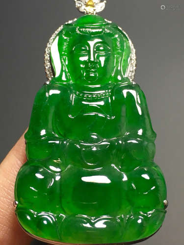 A TRANSLUCENT JADEITE ZHENGYANG GREEN GUANYIN SHAPED NECKLACE