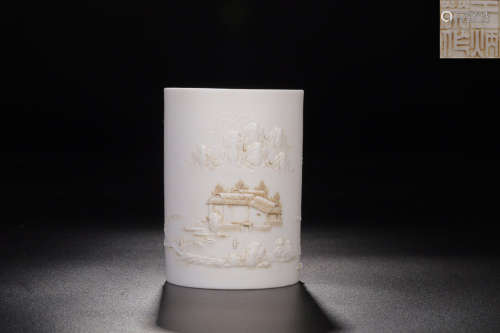 A WANGBINGRONG MARK PORCELAIN PEN HOLDER