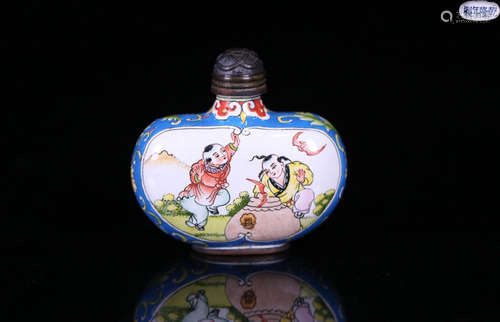 A ENAMELED  CHARACTER STORY PAINTED SNUFF BOTTLE