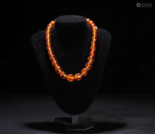 A AMBER NECKLACE