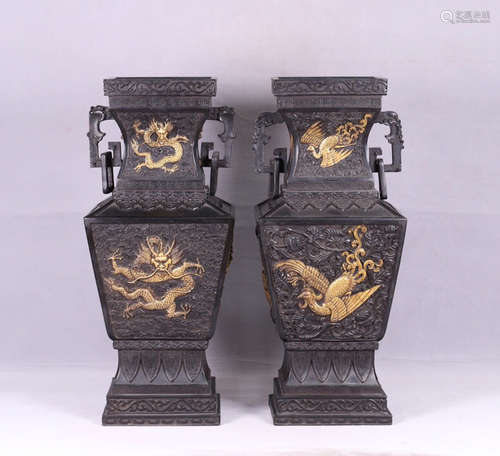 A PAIR OF BRONZE DRAGON PHOENIX PATTERN DECORATED DOBLE EAR VASE