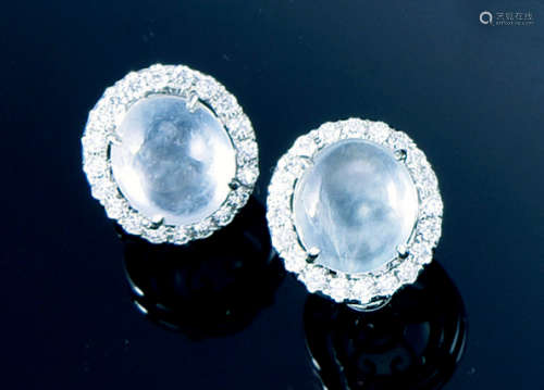 18K白金鑲鑽石冰種翡翠耳環一對