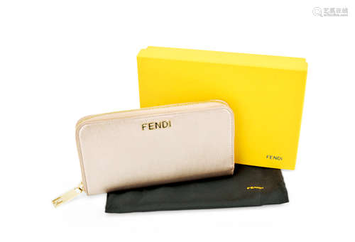 FENDI 長銀包 (附原裝盒)