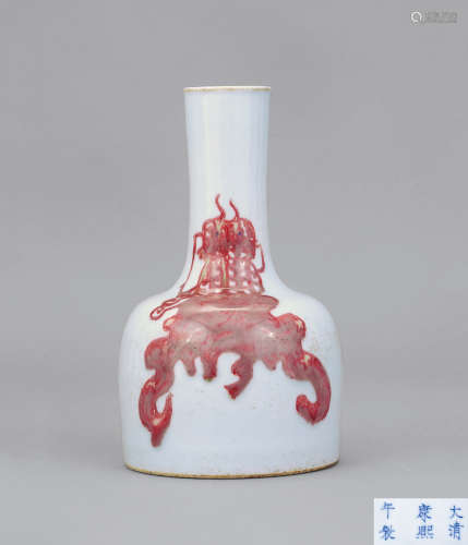 十九世紀 釉裡紅龍紋搖鈴瓶 