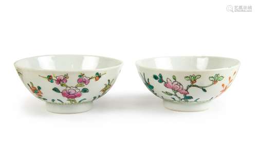 PAIR OF CHINESE FAMILLE ROSE BOWLS