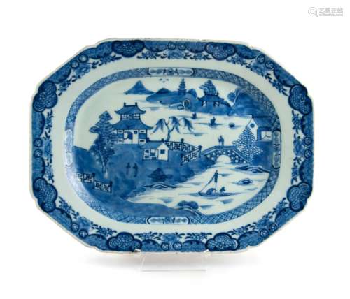A CHINESE EXPORT BLUE AND WHITE RECTANGULAR DISH
