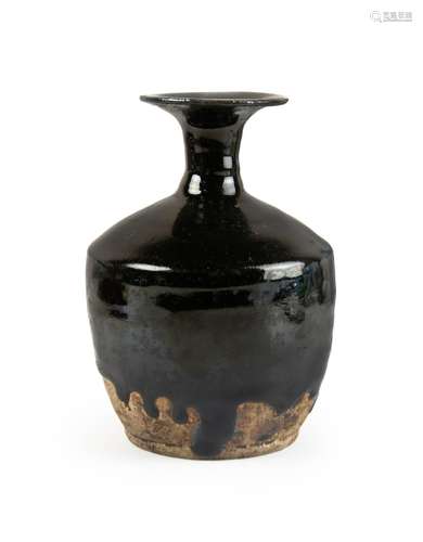 A YAOZHOU-TYPE BLACK-GLAZED VASE