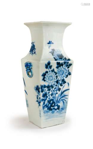 A CHINESE BLUE AND WHITE SQUARE-SECTION VASE