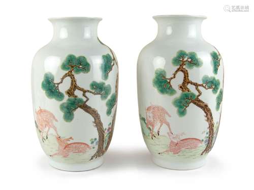 PAIR OF VASE WITH DEER PATTERN