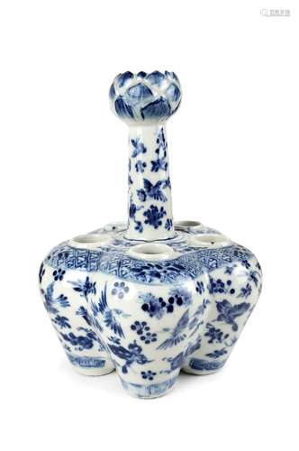 BLUE AND WHITE KANGXI TULIP VASE