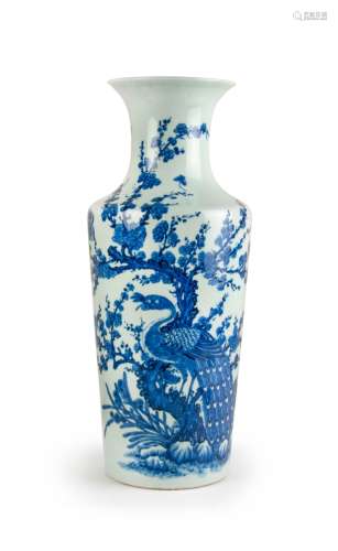 A  LARGE CHINESE BLUE AND WHITE PEACOCK VASE