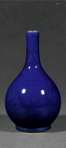 清乾隆 茄皮紫釉胆瓶
