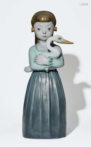 颜石林(b.1982) 我愿把美丽化作一朵云 2011年 玻璃钢 着色 雕塑