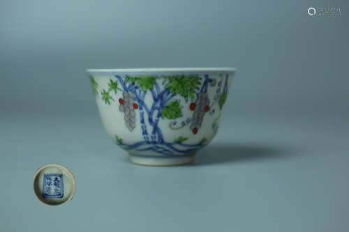 A DOUCAI PORCELAIN GRAPE CUP AND CHENGHUA MARKING