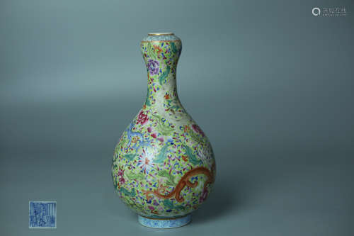 A GARLIC SHAPE FAMILLE ROSE VASE WITH DAOGUANG MARKING