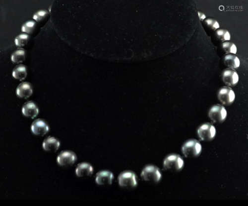 A DAXI PEARL NECKLACE