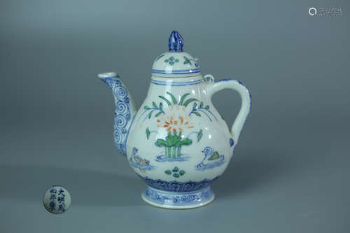 A PEAR SHAPE PORCELAIN TEAPOT WITH TONGZHI MARKING