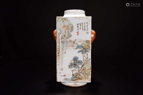 A PORCELAIN VASE WITH PATTERN