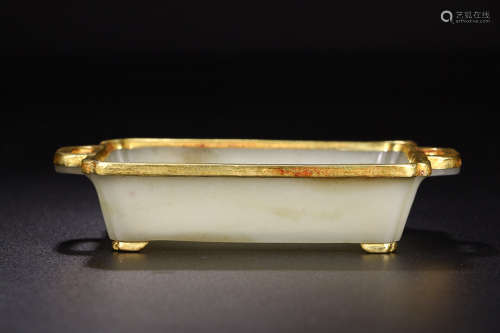 A HETIAN JADE SQUARE PEN WASHER WITH GOLD EDGE