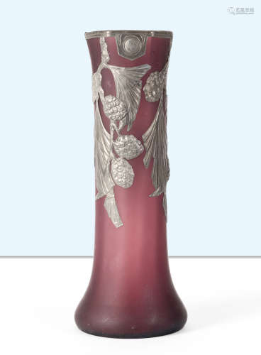 新艺术风格1910年间手工制做紫色玻璃花瓶