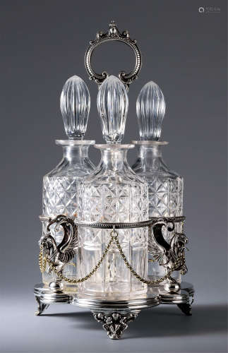 19世纪 英国镀银雕刻玻璃酒瓶架 （一组）