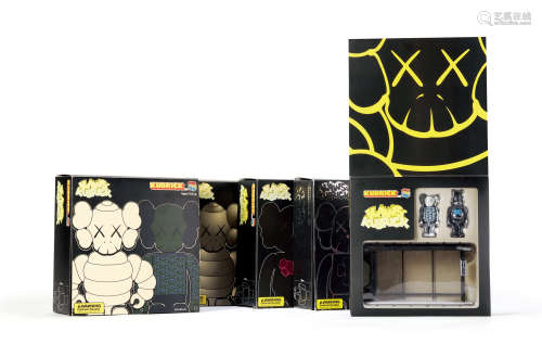 KAWS KUBRICK巴士站系列大全套 PVC