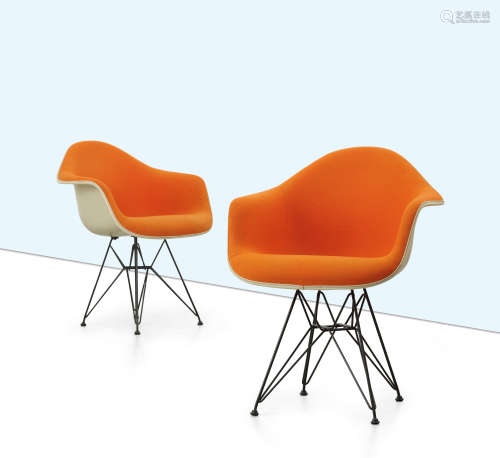 极罕见Eames70年代DAR橙色内饰巴黎铁塔底撑对椅