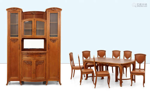 20世纪初新艺术时期LOUIS MAJERELLE风格全橡木手工雕花果纹饰整套餐厅桌椅